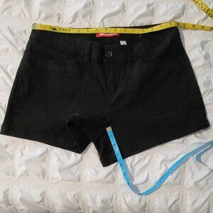 Union Bay Juniors Size 11 Black Shorts with pockets